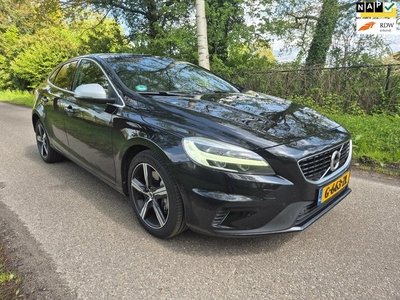 Volvo V40 2.0 D3 R-Design Polar+ Sport / panoramadak /