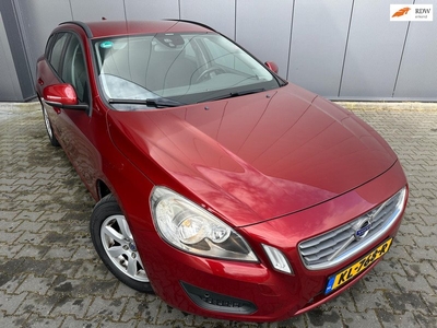 Volvo V60 1.6 D2 Ocean Race / Navi / PDC / Cruise / Clima