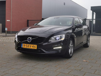 Volvo V60 D6 AWD Plugin-Hybrid Bj 2013 leer xenon