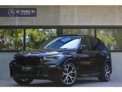 BMW X5 xDrive45e M Sport B&W Carbon Massage Skylounge