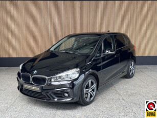 BMW 2-serie Active Tourer 220i Centennial Executive Stoelverwarming | Navi | Trekhaak afneembaar