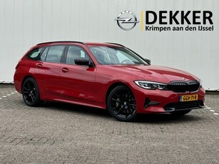 BMW 3 Serie Touring 330i SportLine met Navi, Black Pack