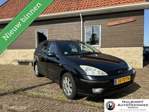 Ford Focus Wagon 1.6-16V Futura