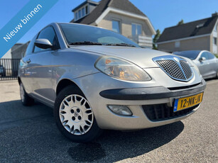 Lancia Ypsilon 1.4-16V Argento