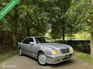 Mercedes E-klasse 240 Elegance Select / Youngtimer / N.A.P /