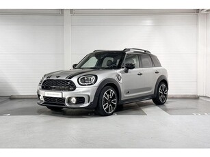 MINI Countryman Cooper SE ALL4 John Cooper Works Harman