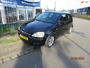 Opel Corsa 1.8-16V Sport.met airco