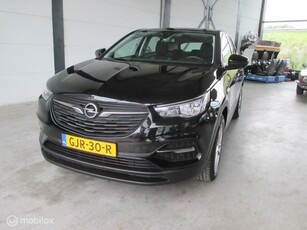 Opel Grandland X 1.2 Turbo Business Edition navi