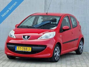 Peugeot 107 1.0-12V XR airco apk 07-2025