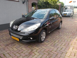 Peugeot 206 + 1.4 Millesim 200 airco apk 6-2025