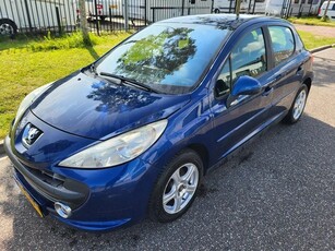 Peugeot 207 1.6i 5drs bj2008 loopt perfect rijd goed leuke