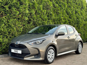 Toyota Yaris 1.5 Hybrid Business Plus CarPlay Camera