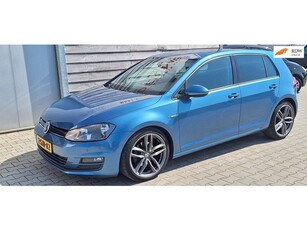 Volkswagen Golf 1.6 TDI Highline BlueMotion