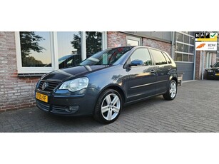 Volkswagen Polo 1.4-16V Comfortline Airco! Cruise Control!