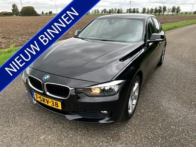 BMW 3-serie 316i High Executive Sport stoelen Navigatie 17