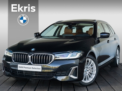 BMW 5-SERIE Touring 540i xDrive High Executive Luxury Line / BMW Head-Up Display / Glazen panoramadak / Elektrisch verwarmde voorstoelen / Comfort Access