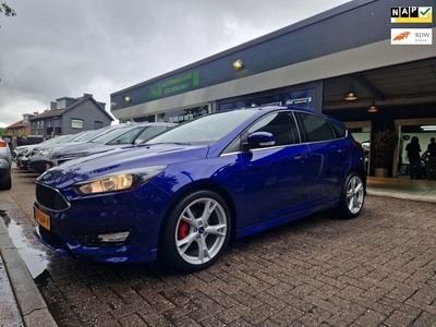 Ford Focus 1.0 Titanium 2E EIGENAAR 12 MND GARANTIE