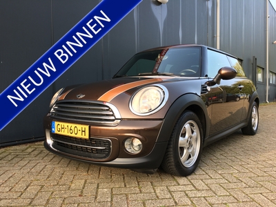 MINI MINI Cooper 1.6 Business Line | Automaat | Zwarte hemel | Stoel verwarmd | leder/stof bekleding |