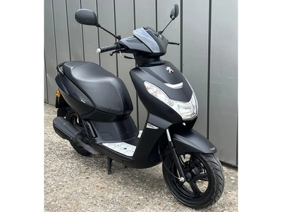 Peugeot Bromscooter Kisbee Black Edition 45KM 1STE EIGENAAR