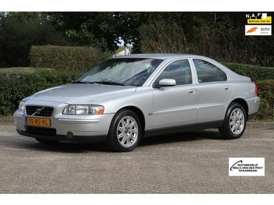 Volvo S60 2.0T Edition 180pk Automaat / Half leer /