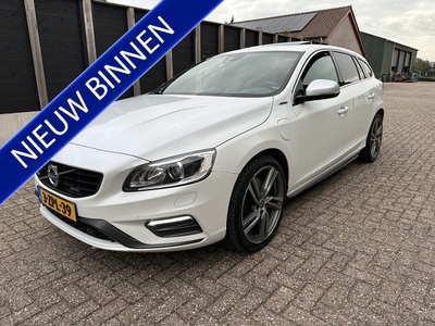 Volvo V60 2.4 D6 AWD Plug-In Hybrid R-Design Aut. Leder