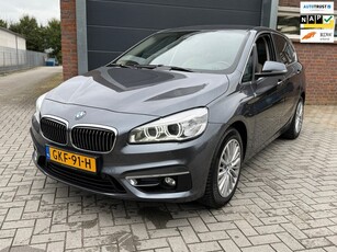 BMW 2-serie Active Tourer 220i Luxury Line, leder, camera