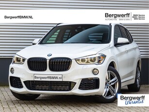 BMW X1 sDrive18i M-Sport - Automaat - Trekhaak -