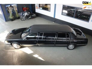 Cadillac DE VILLE LIMOUSINE / 9 PERSOONS / V8 * Nieuw model *