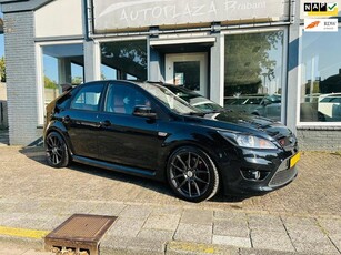 Ford Focus 2.5 ST / CLIMAT / NAVI / PDC / AKRAPOVIC UITLAAT