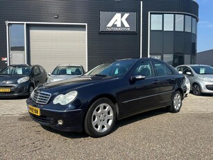 Mercedes-Benz C-klasse 180 K. Elegance Tekst lezen!