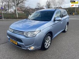 Mitsubishi OUTLANDER 2.0 PHEV Instyle / / leder / navi / camera / stoelverw / elek.pakket / trekhaak / historie / nap...