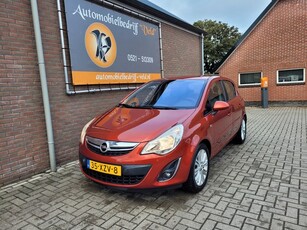 Opel Corsa 1.4-16V Cosmo (bj 2012, automaat)