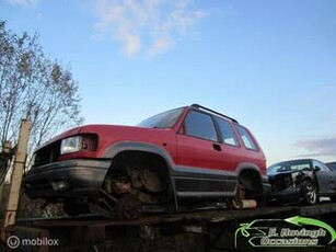 Opel MONTEREY Terrein