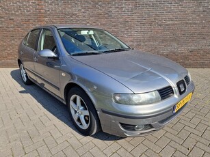 Seat Leon 1.9 TDI Sport trekhaak APK 06-2025 winterset goed