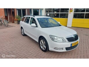 Skoda Octavia Combi 1.4 TSI Elegance Business Line