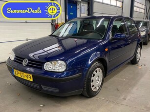 Volkswagen Golf 1.4-16V136000KM