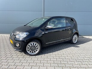 Volkswagen Up! 1.0 black up bouwjaar 2012 navi / cruise/ lmv