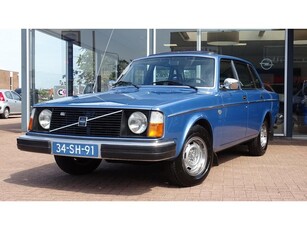 Volvo 244 2.1 GL Automaat Oldtimer Schuifdak Trekhaak