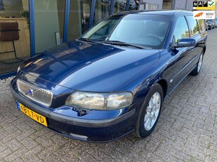 Volvo V70 2.4 Comfort Line Dealer onderhouden