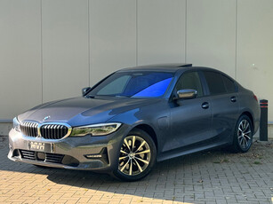 BMW 3-serie 330e eDrive Edition - Pano - HUD - 360 Camera - Leder - Laser - Ambient - Memory - OrigNL - NAP