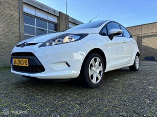 Ford Fiesta 1.25 / 5 deuren / Airco / Trekhaak / Nw. APK