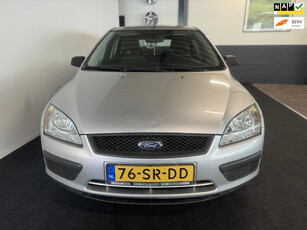 Ford Focus 1.6-16V Champion/ NIEUWE APK