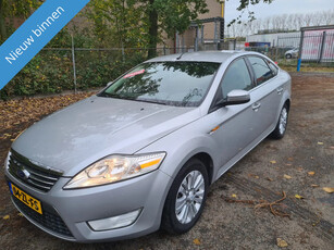 Ford Mondeo 2.0-16V Ghia ZO INGERUILD DUS ZO WEG PRIJSJE