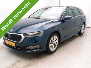 Škoda Octavia Combi 1.5 TSI First Edition Wegklapbare trekhaak - Adaptieve Cr.control - Stoelverwarming - Getinte ruiten