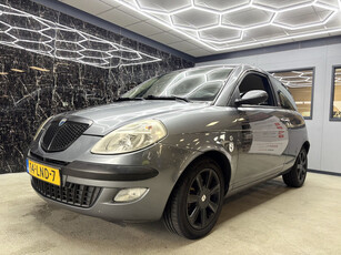 Lancia Ypsilon 1.4-16V Argento