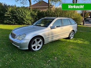 Mercedes-Benz C-klasse C180 avantgarde automaat - navigatie trekhaak nieuwe apk!