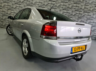 Opel Vectra 2.2-16V Maxx*Nieuwe APK*Bluetooth*Navi*Trekhaak!