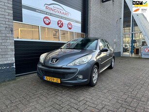 Peugeot 206 + 1.1 XR Nette Auto