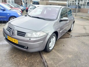 Renault Mégane 2.0-16V Privilège Luxe (bj 2004, automaat)