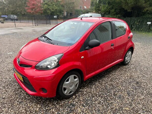 Toyota Aygo 1.0 VVT-i Now !AIRCO! ! TREKHAAK !